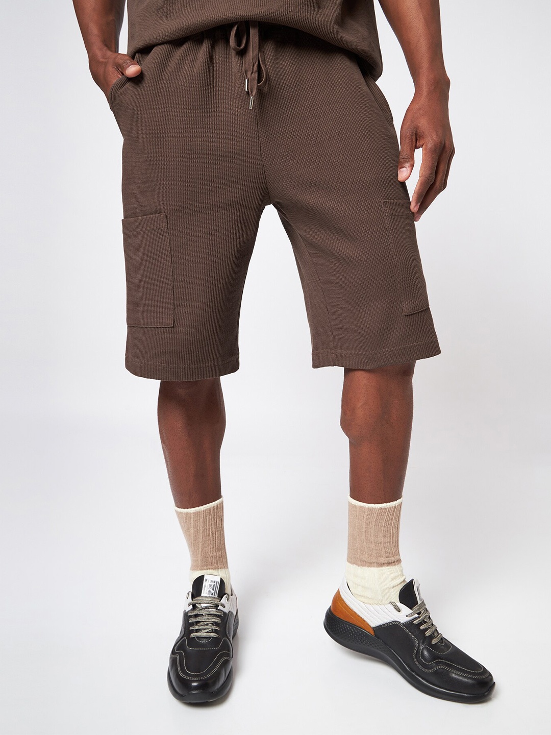 

CAVA Men Belgium Waffle Loose Fit Mid-Rise Cotton Regular Shorts, Brown