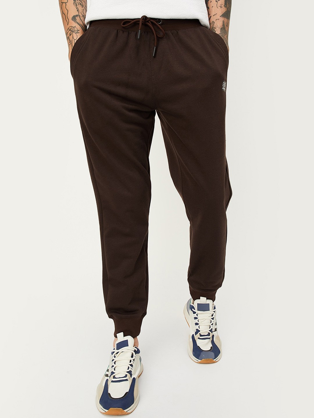 

max Men Regular Fit Mid-Rise Cotton Joggers, Brown