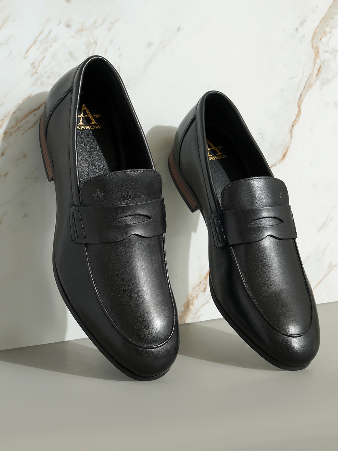 

Arrow Men Dyna Leather Loafers, Black