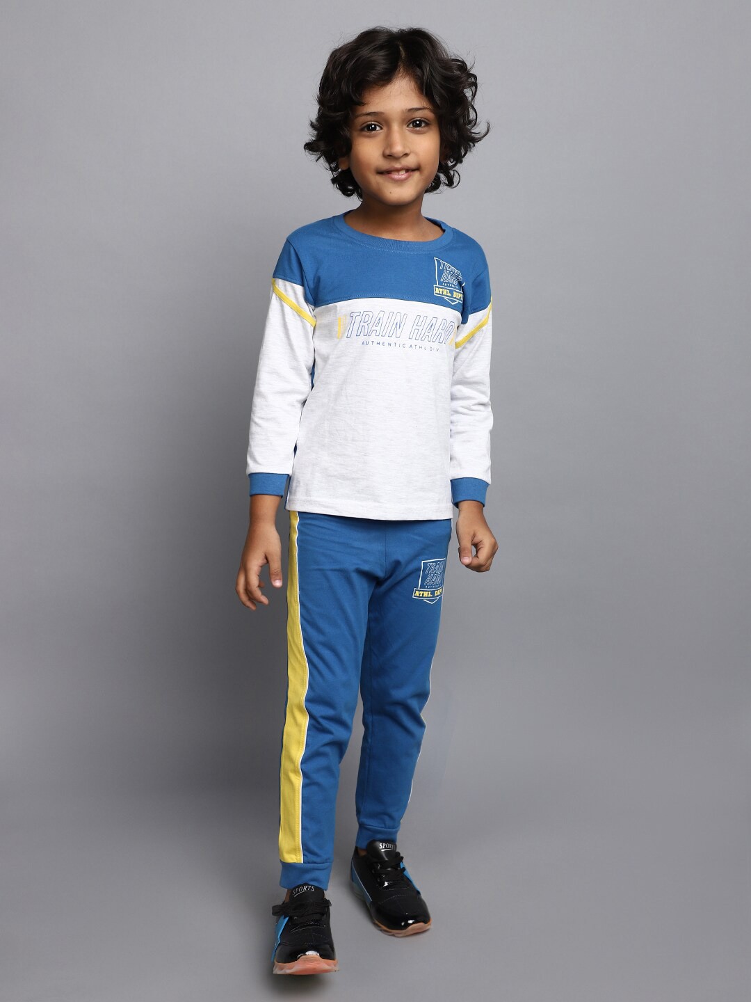 

V-Mart Boys Printed T-shirt With Pyjamas, Grey