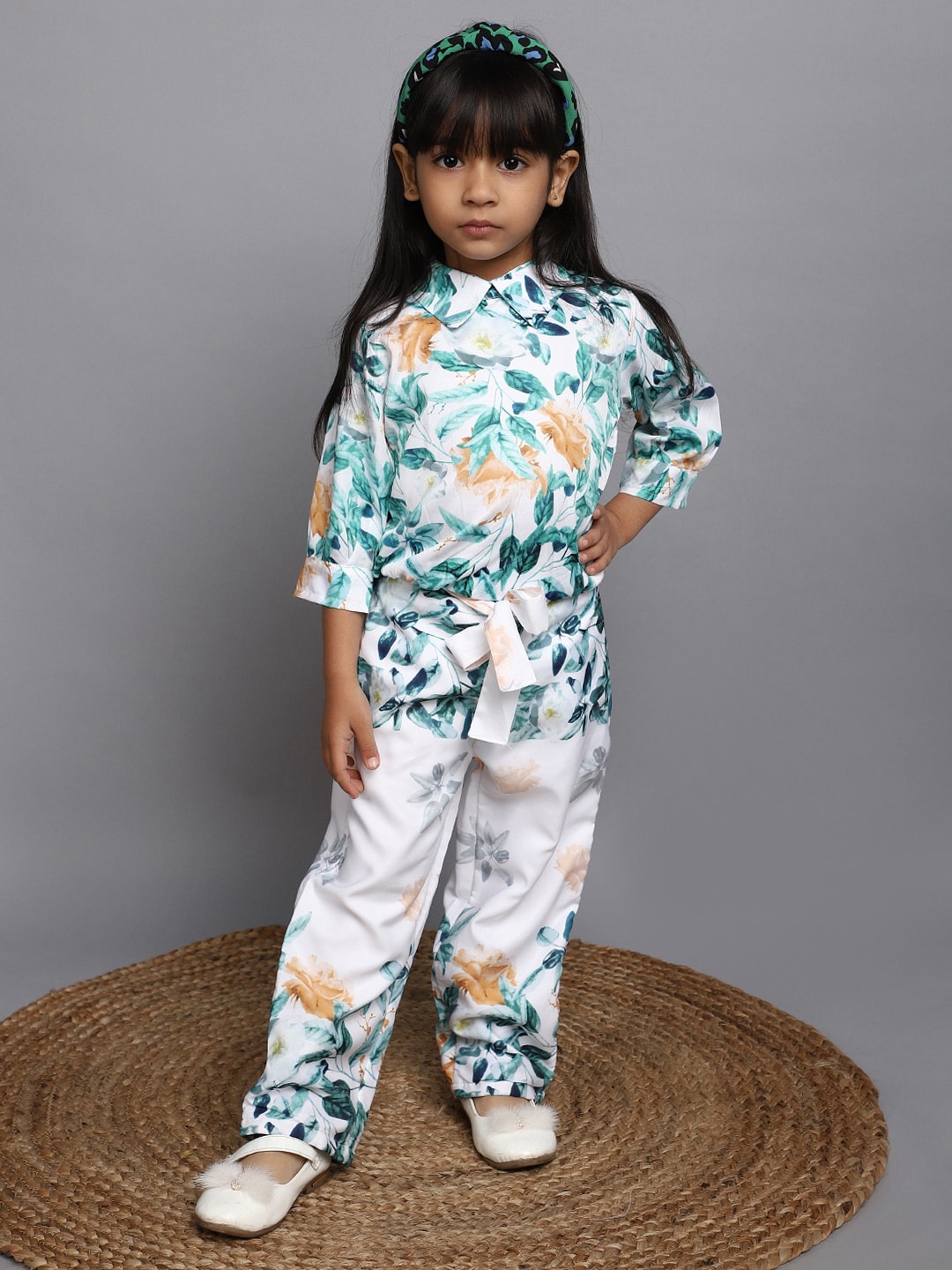 

V-Mart Girls Printed Shirt Collar Top With Trouser, White