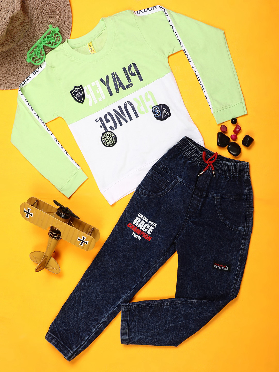 

V-Mart Boys Typography Printed T-shirt With Trouser, Green