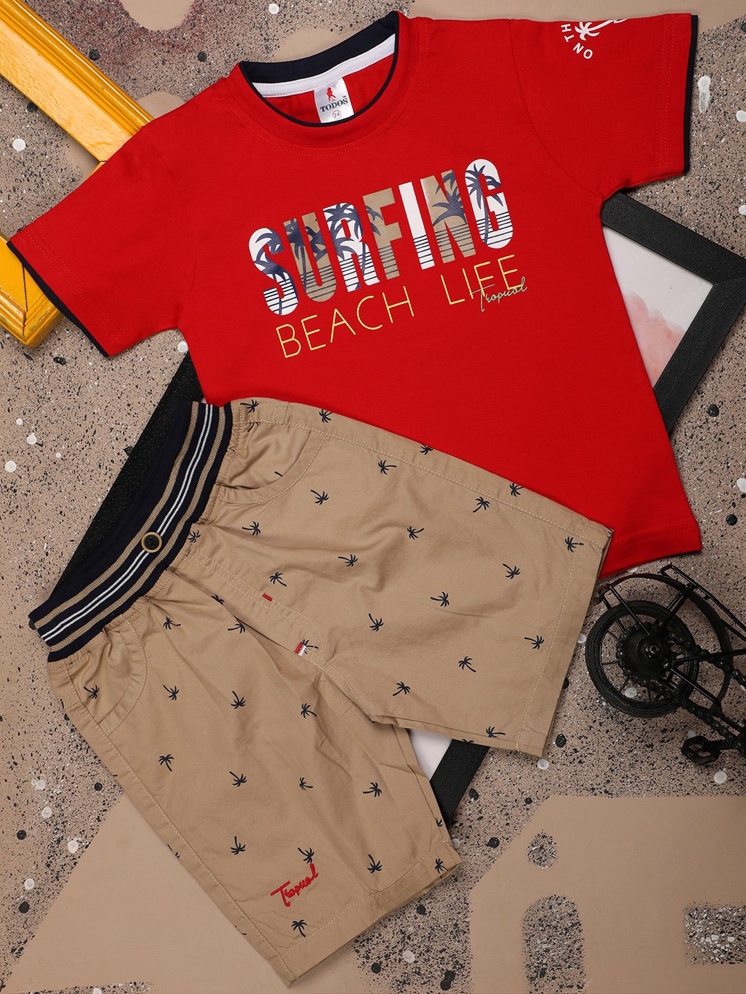 

V-Mart Boys Printed T-shirt with Shorts, Red