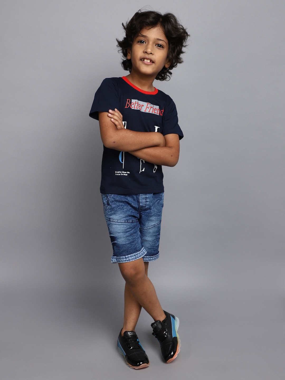 

V-Mart Boys Printed T-shirt With Denim horts, Navy blue