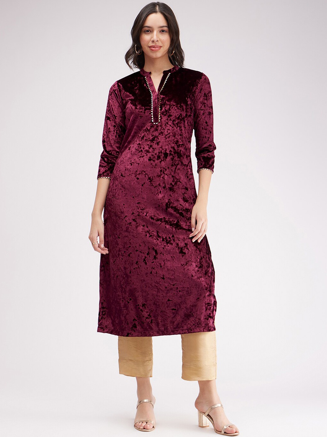 

Pink Fort Mandarin Collar Straight Velvet Kurta, Maroon