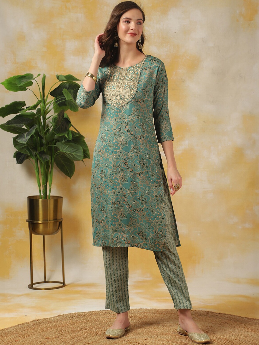 

Rangita Ethnic Motifs Printed Zari Kurta with Trousers, Green