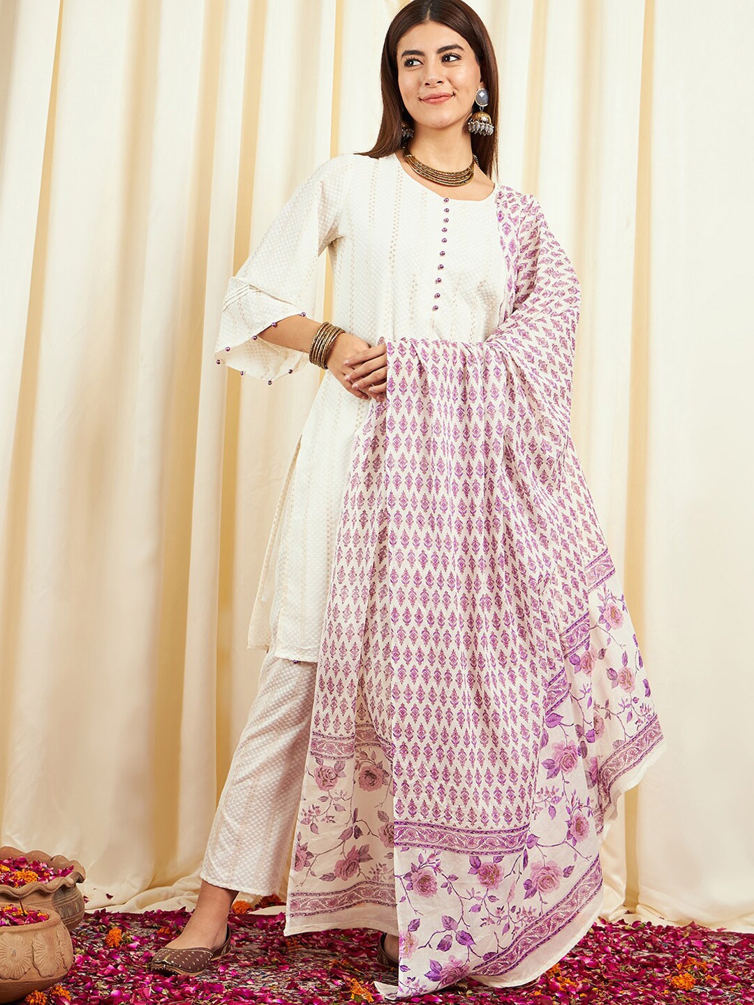 

DIVYANK Woven Design Straight Kurta & Trousers With Dupatta, Off white