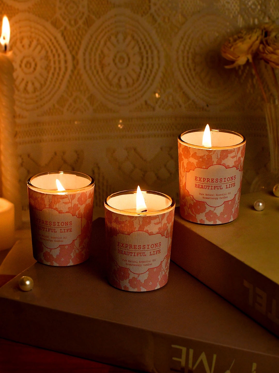 

TAYHAA Pink & White 3 Pieces Printed Aroma Fusion Illuminated Candles