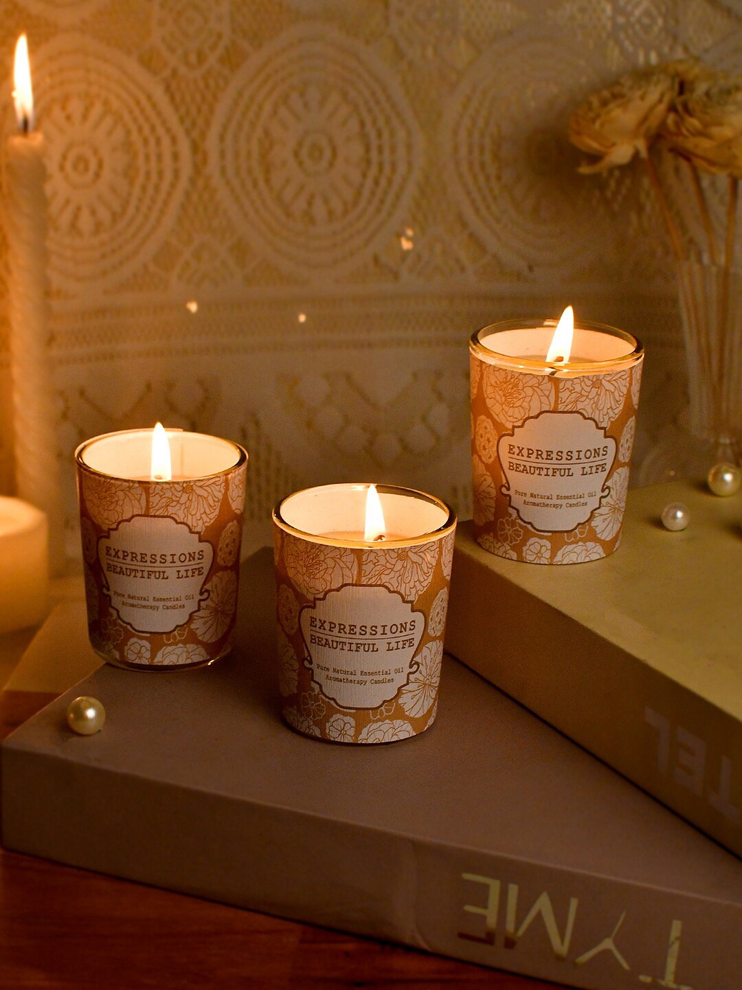 

TAYHAA Mustard & white 3 Pieces Printed Cylindrical Aroma Fusion Candles