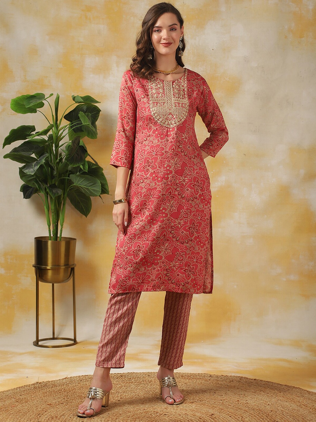 

Rangita Ethnic Motifs Printed Zari Kurta with Trousers, Coral