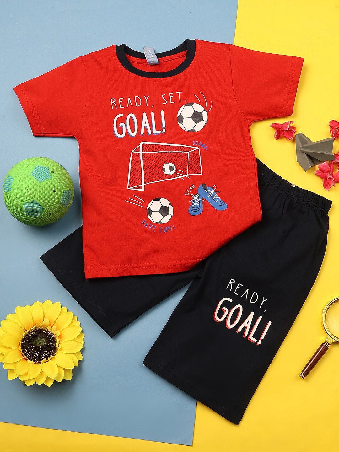 

V-Mart Boys Printed Round Neck T-shirt With Shorts, Red