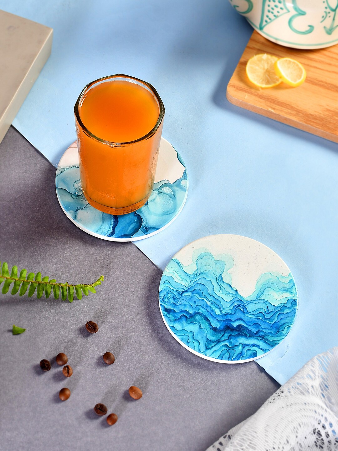 

TAYHAA Blue & Beige 2 Pieces Abstract Printed Circular Ceramic Coasters