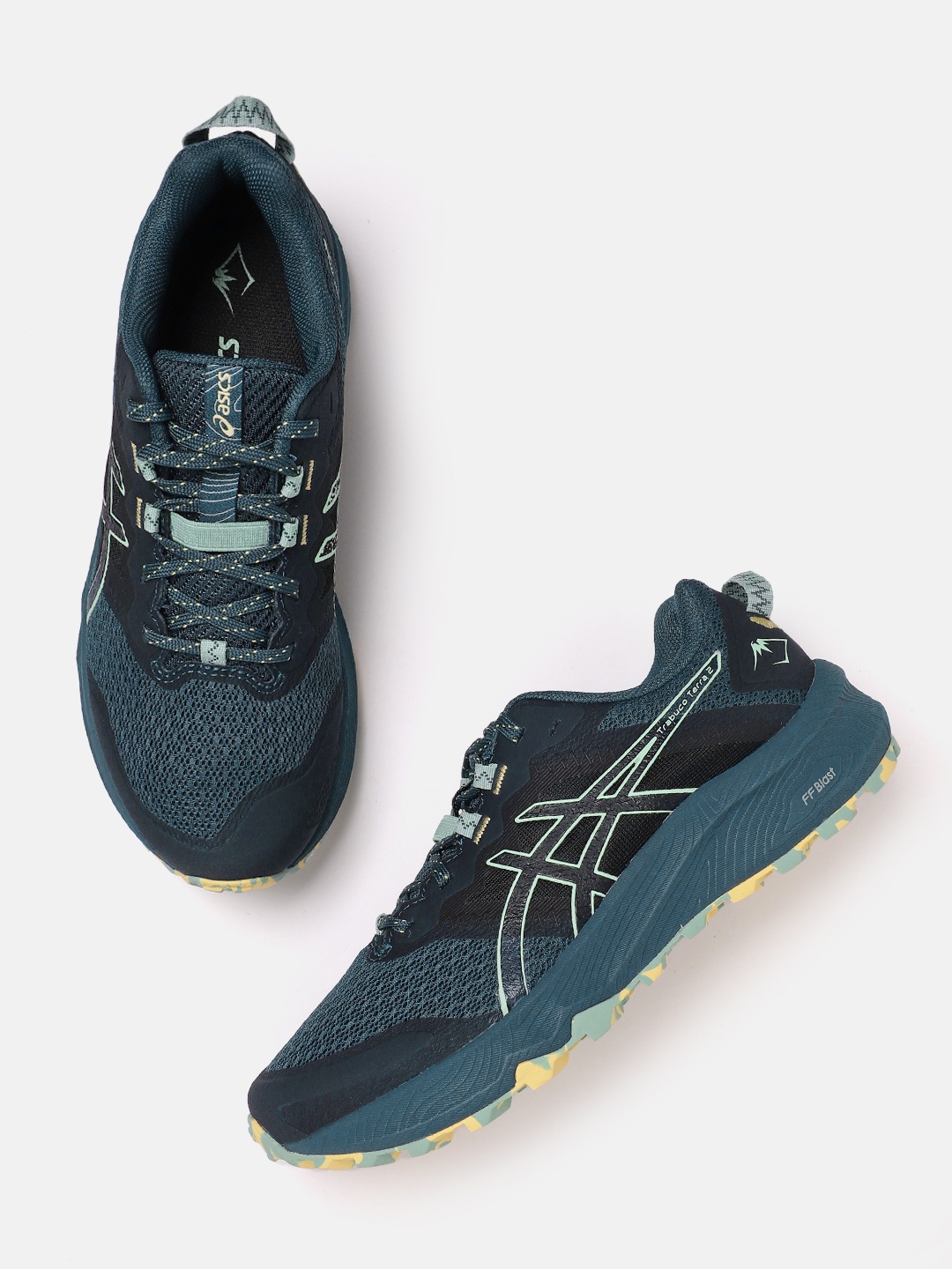 

ASICS Men Woven Design Round-Toe Trabuco Terra 2 Running Shoes with Brand Logo Detail, Navy blue