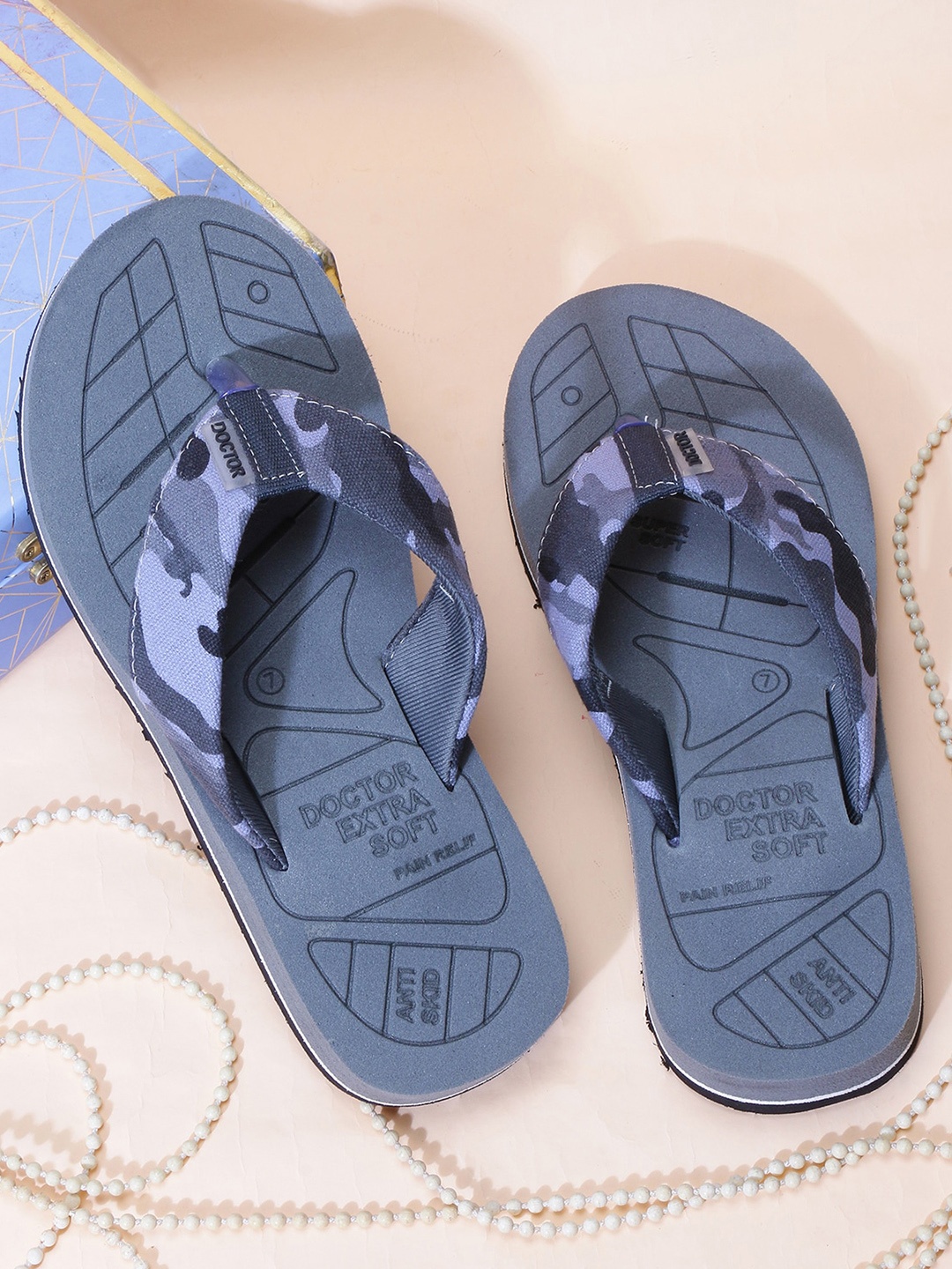 

DOCTOR EXTRA SOFT Men Camouflage Printed Orthopedic Thong Flip-Flops, Grey