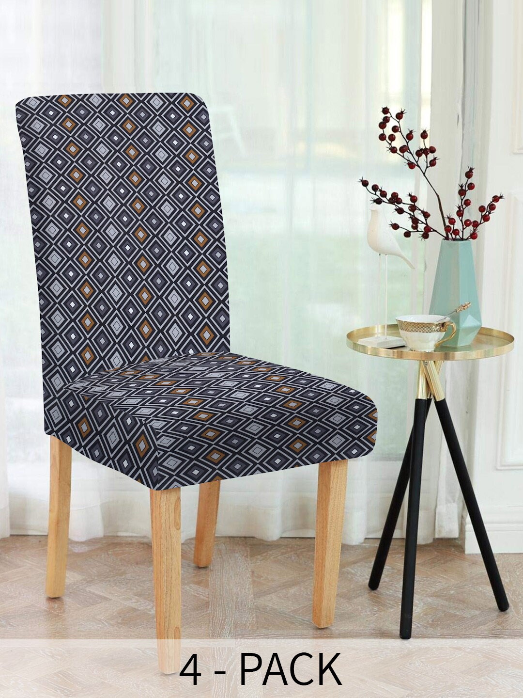

Slushy Mushy 4-Piece Black & silver Printed Chair Covers