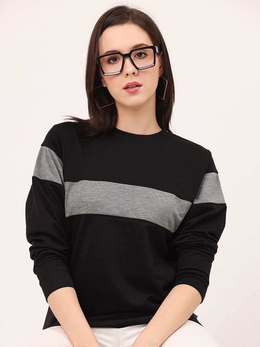 

Leotude Women Black Colourblocked Sweatshirt