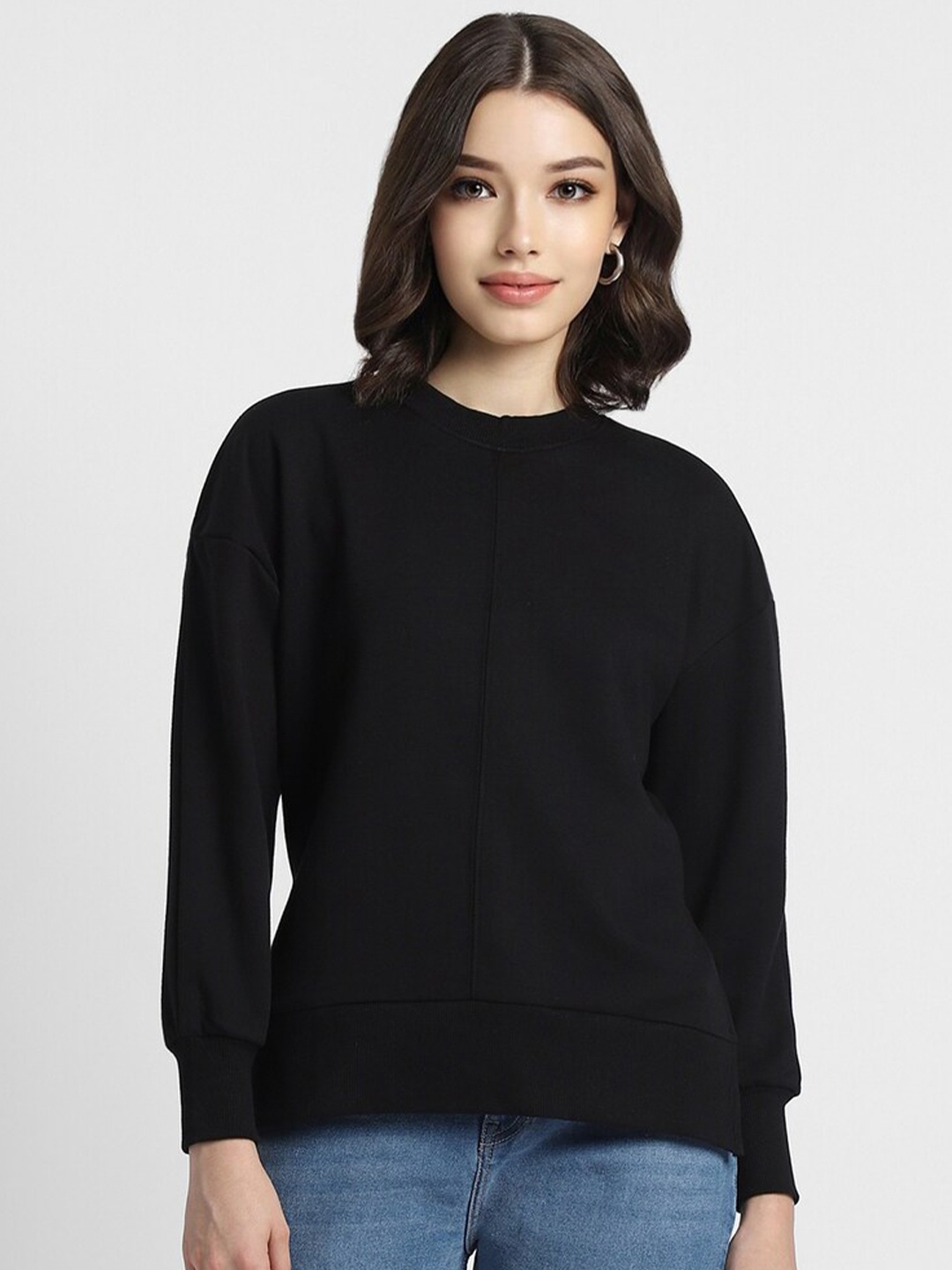 

FOREVER 21 Round Neck Pullover, Black