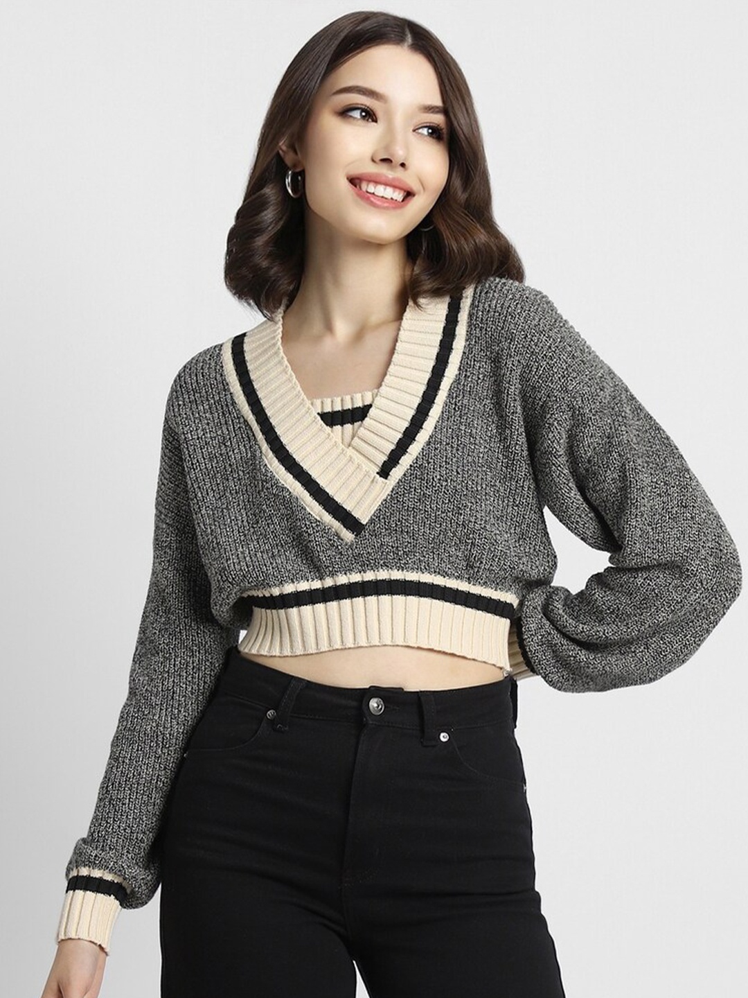 

FOREVER 21 Self Design V-Neck Cropped Pullover, Grey