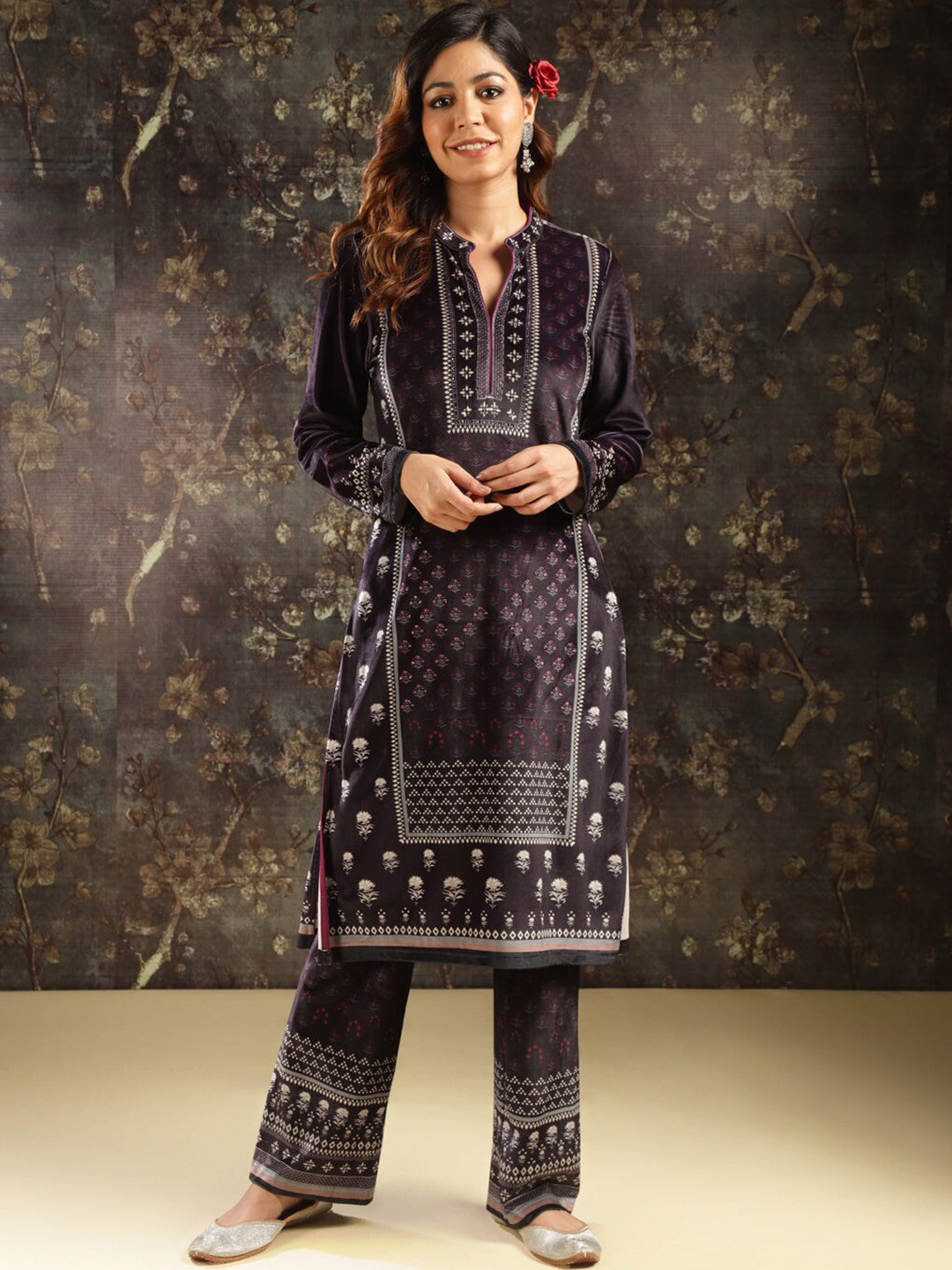 

Ethnic Motifs Printed Regular Velvet Kurta with Trousers & Dupatta, Purple
