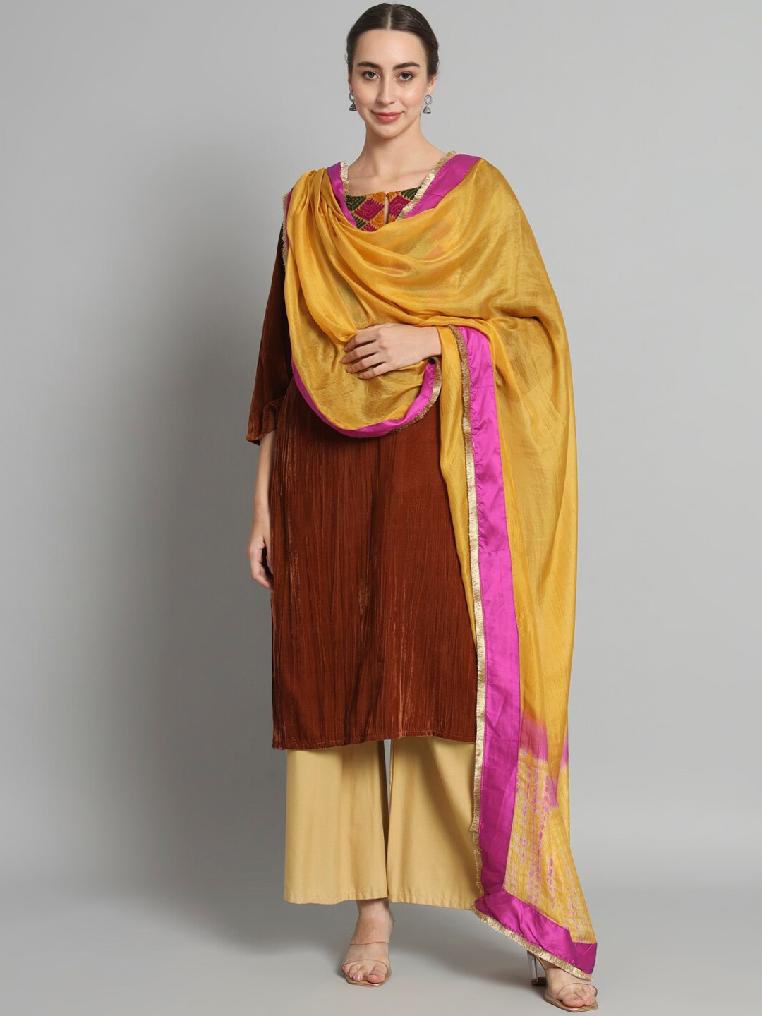 

Trinjann Ethnic Motifs Yoke Design Sequinned Straight Velvet Kurta With Dupatta, Maroon