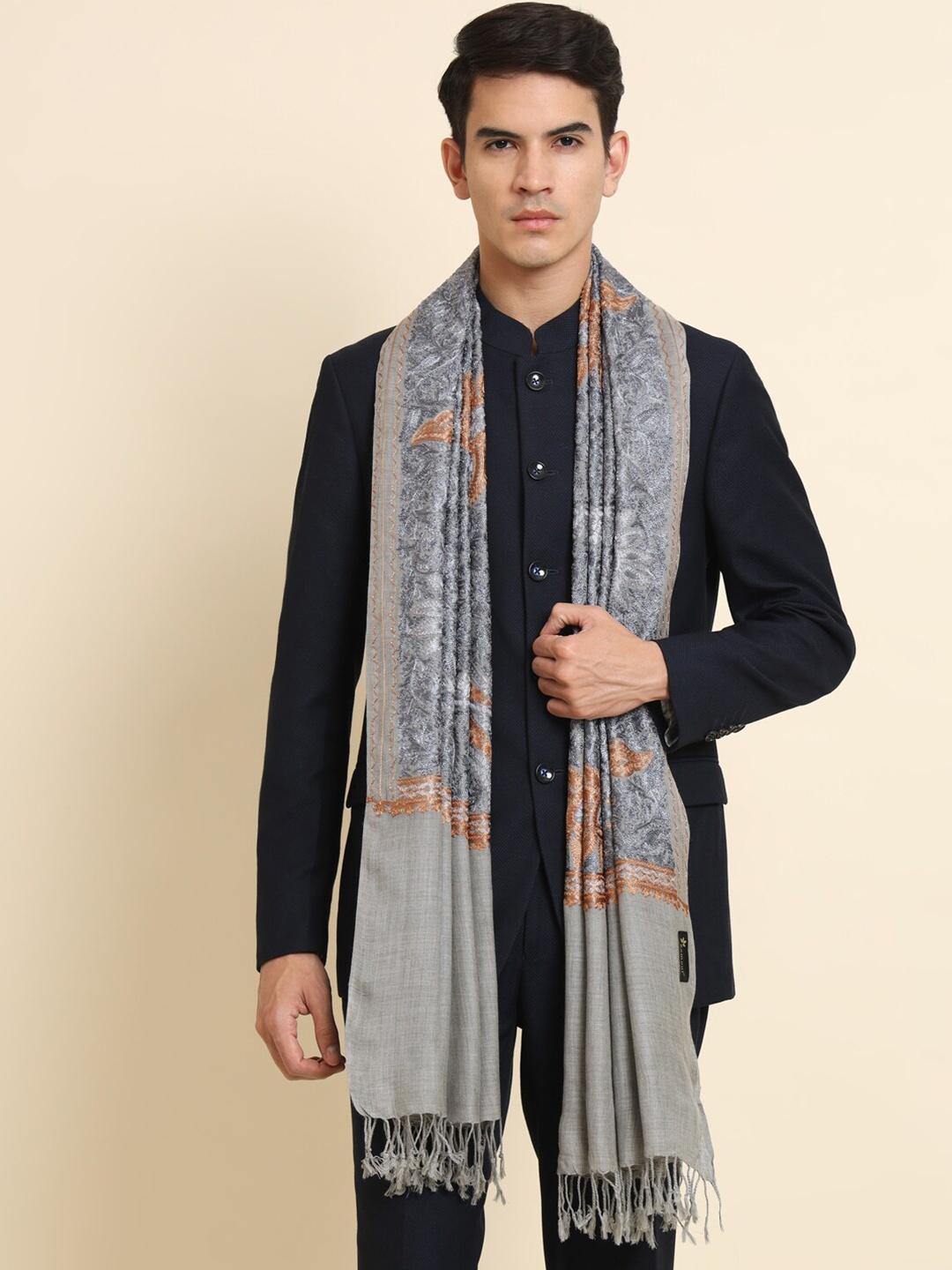 

Zamour Embroidered Woolen Shawl, Grey