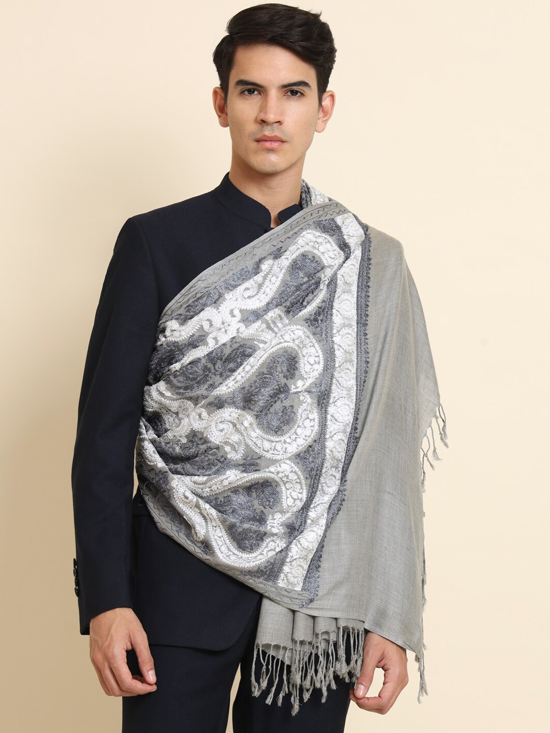 

Zamour Silk Embroidered Woolen Stole, Grey