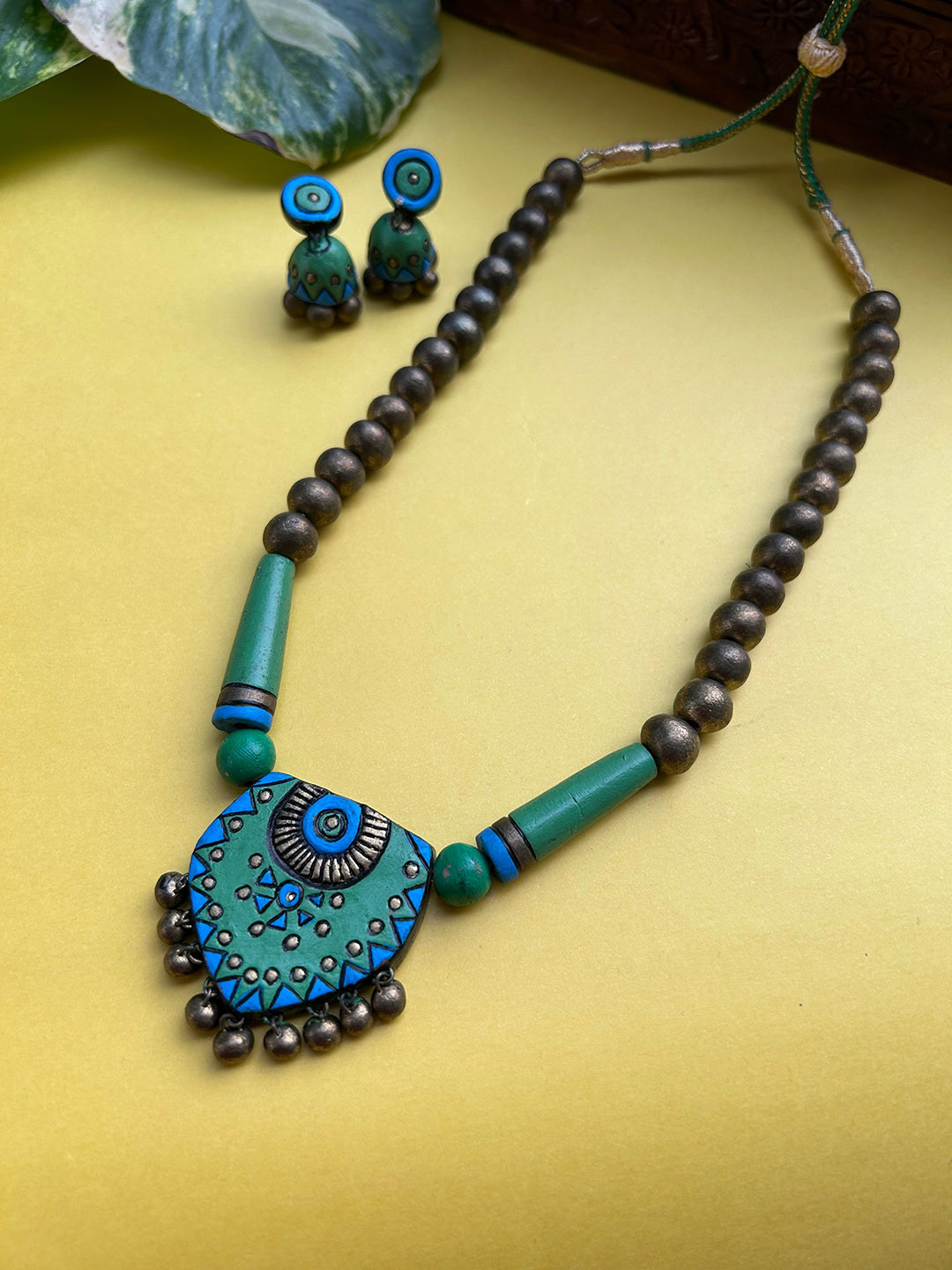 

FIROZA Mor Pankh Charm Terracota Jewellery Set, Gold