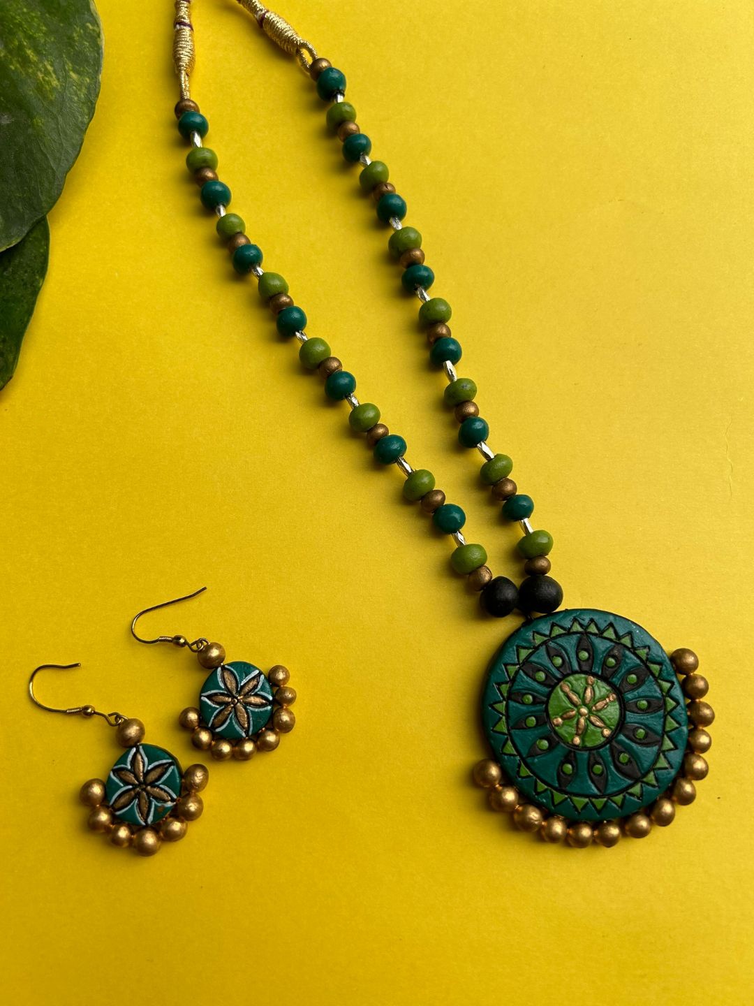 

FIROZA Terracota Artificial Beads Jewellery Set, Gold