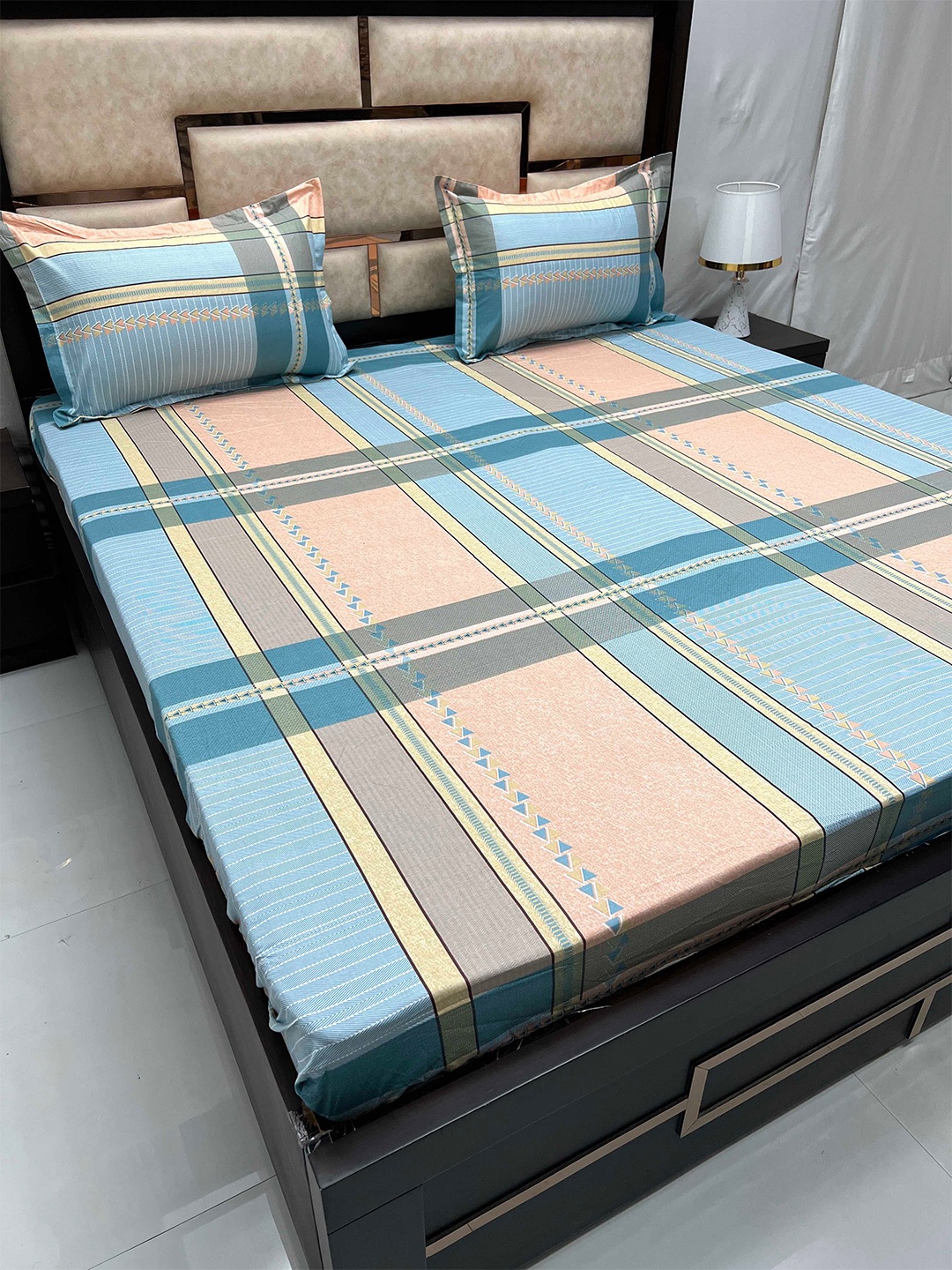 

Pure Decor Royal Velar Blue Geometric Cotton 400 TC King Bedsheet with 2 Pillow Covers