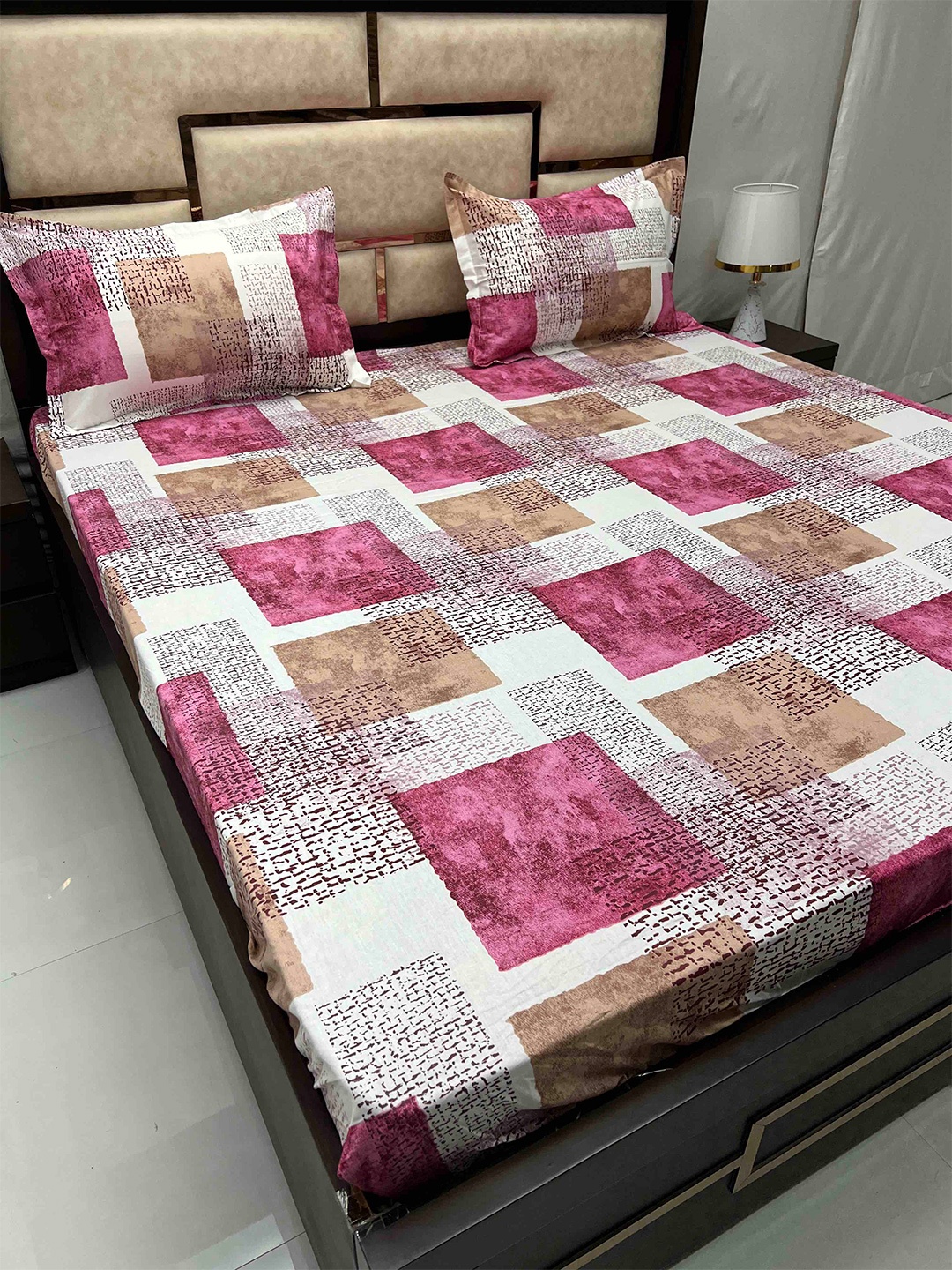 

Pure Decor Royal Velar Pink Geometric Cotton 400 TC King Bedsheet with 2 Pillow Covers