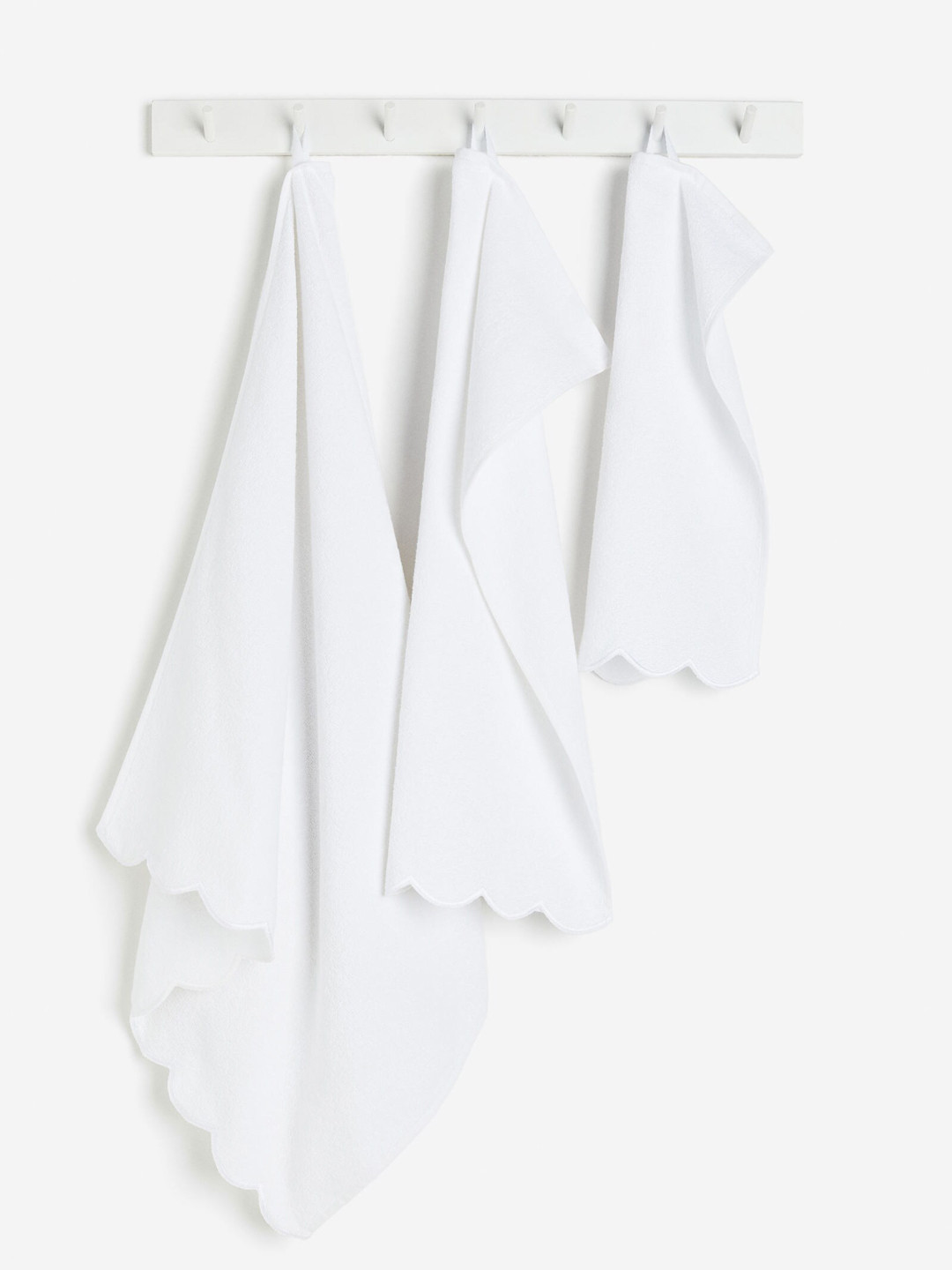 

H&M White Pure Cotton Scalloped-Edge Hand Towel