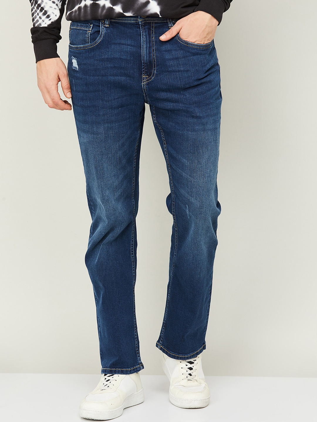 

Forca by Lifestyle Men Mid Rise Light Fade Low Distress Stretchable Jeans, Blue