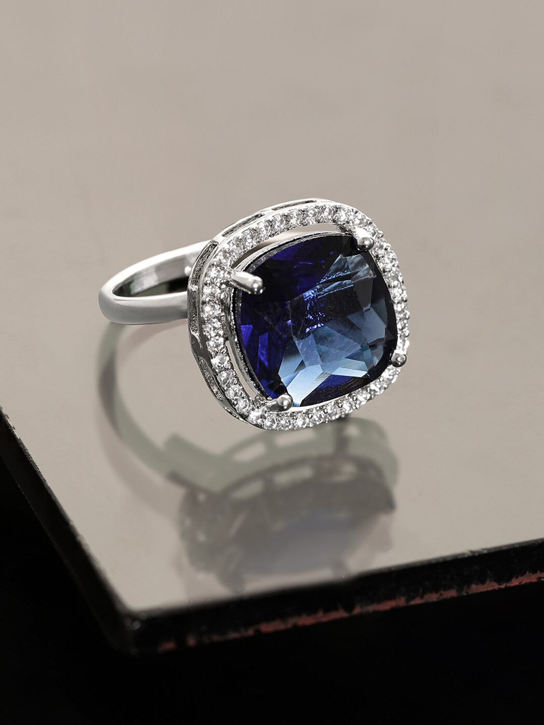 

Rubans Rhodium Plated Finger Ring, Silver