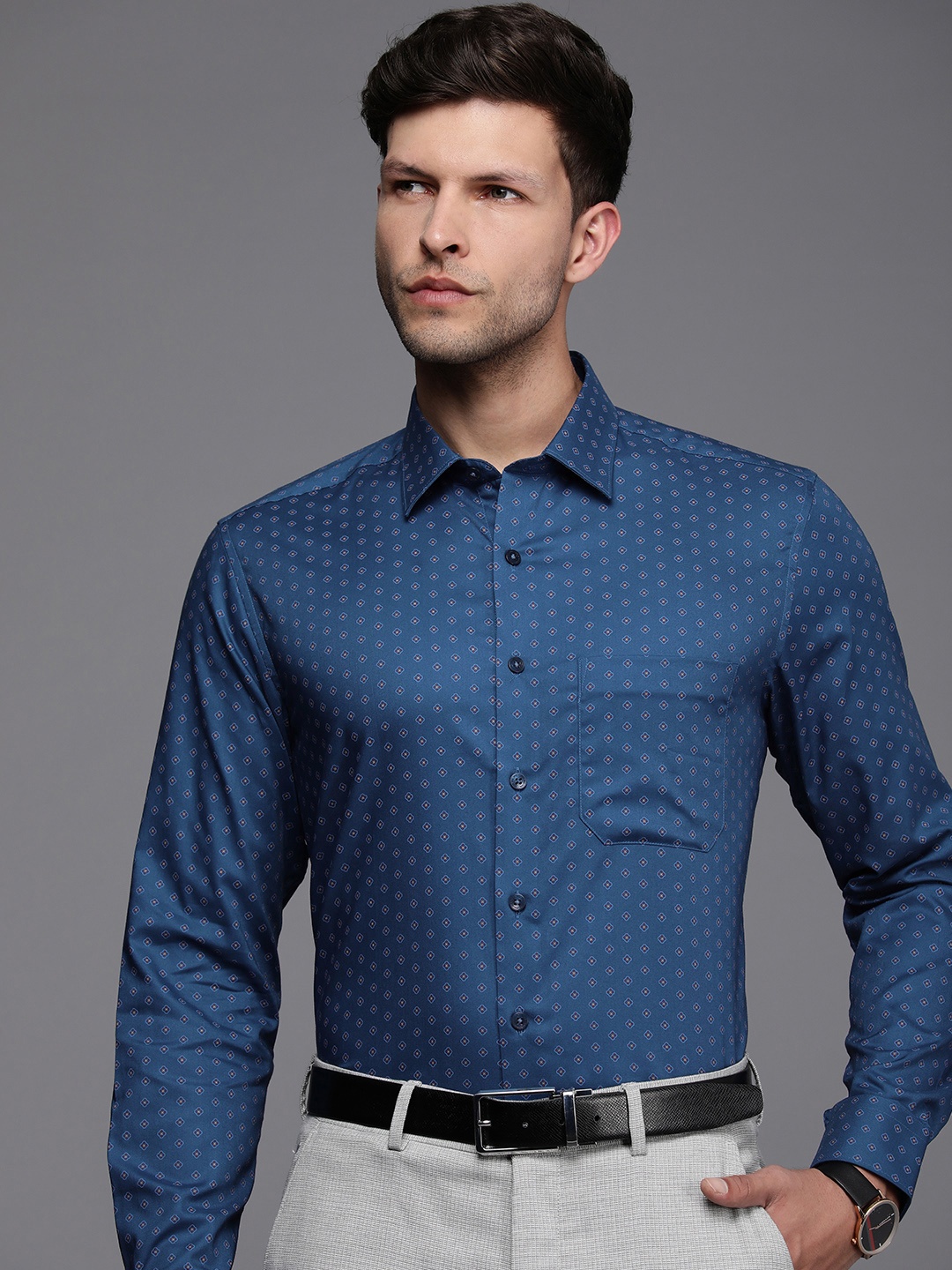 

Louis Philippe Slim Fit Floral Printed Pure Cotton Formal Shirt, Blue