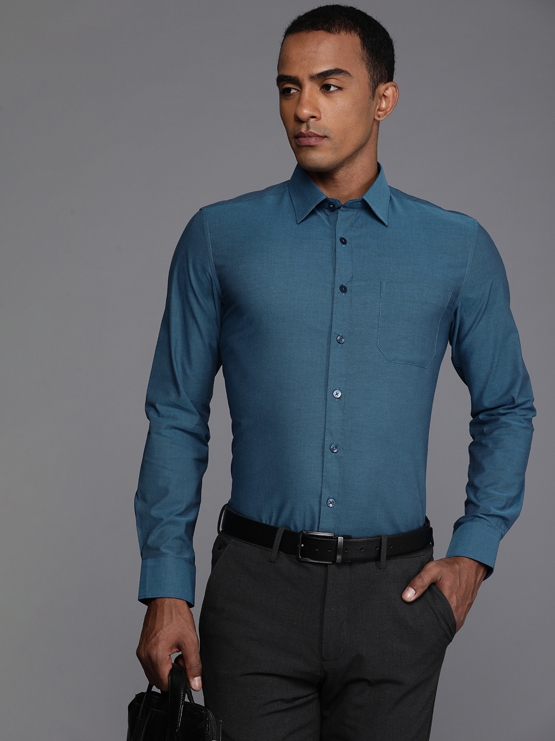 

Louis Philippe Men Slim Fit Opaque Formal Shirt, Teal