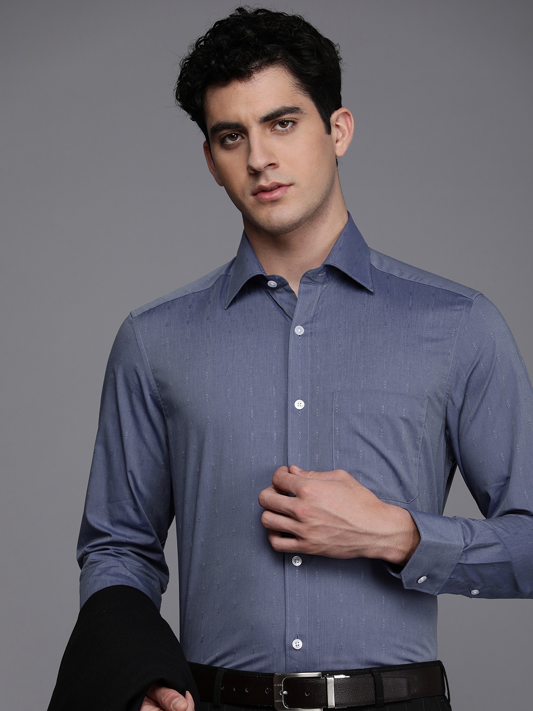 

Louis Philippe Men Classic Opaque Formal Shirt, Navy blue