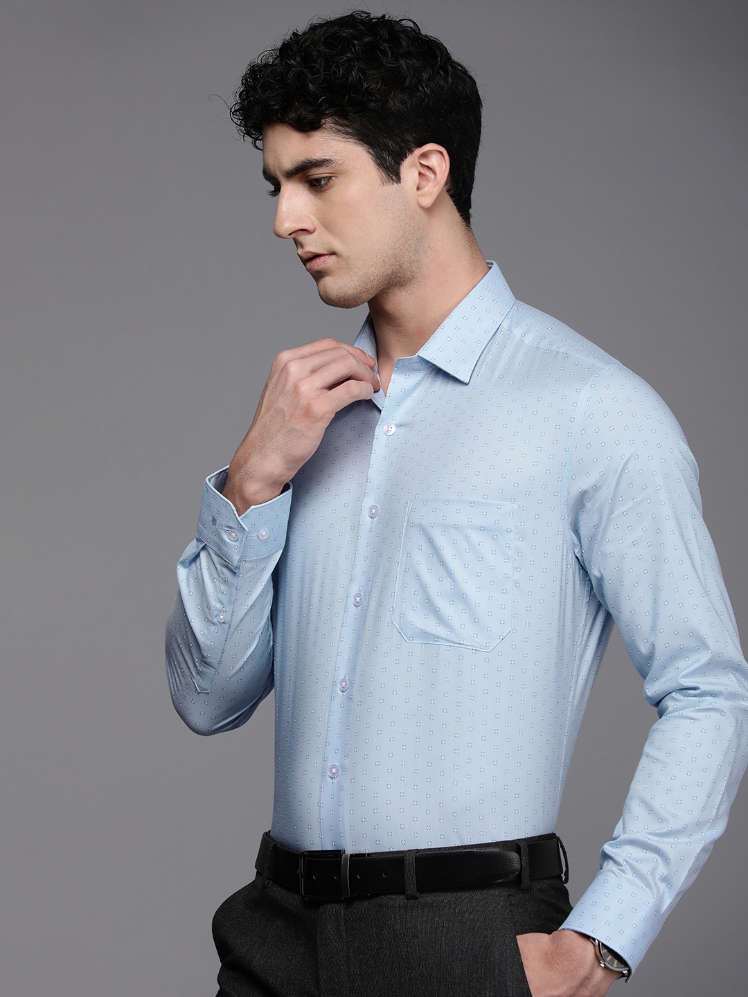 

Louis Philippe Pure Cotton Slim Fit Geometric Printed Formal Shirt, Blue