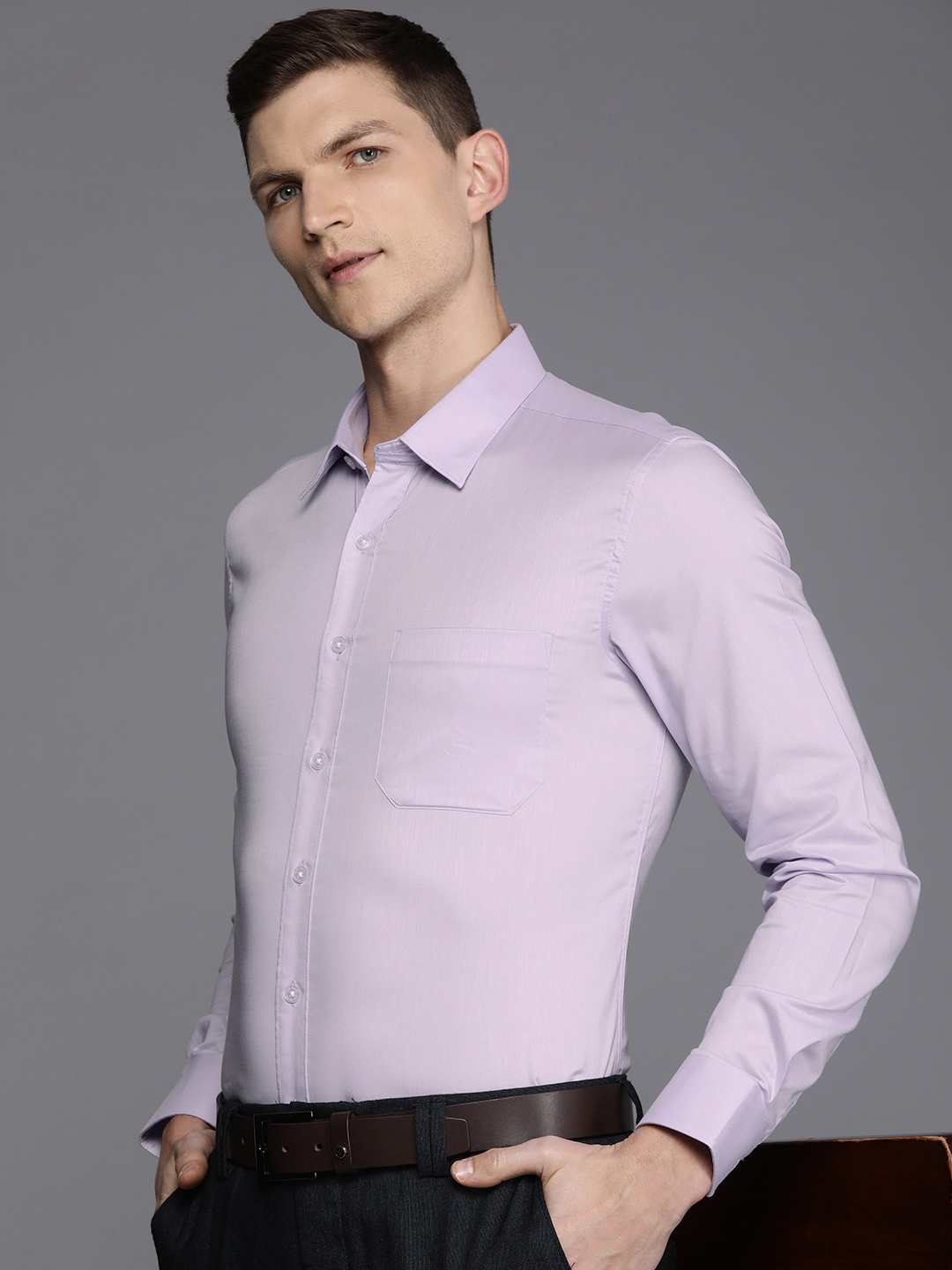 

Louis Philippe Solid Slim Fit Formal Shirt, Lavender