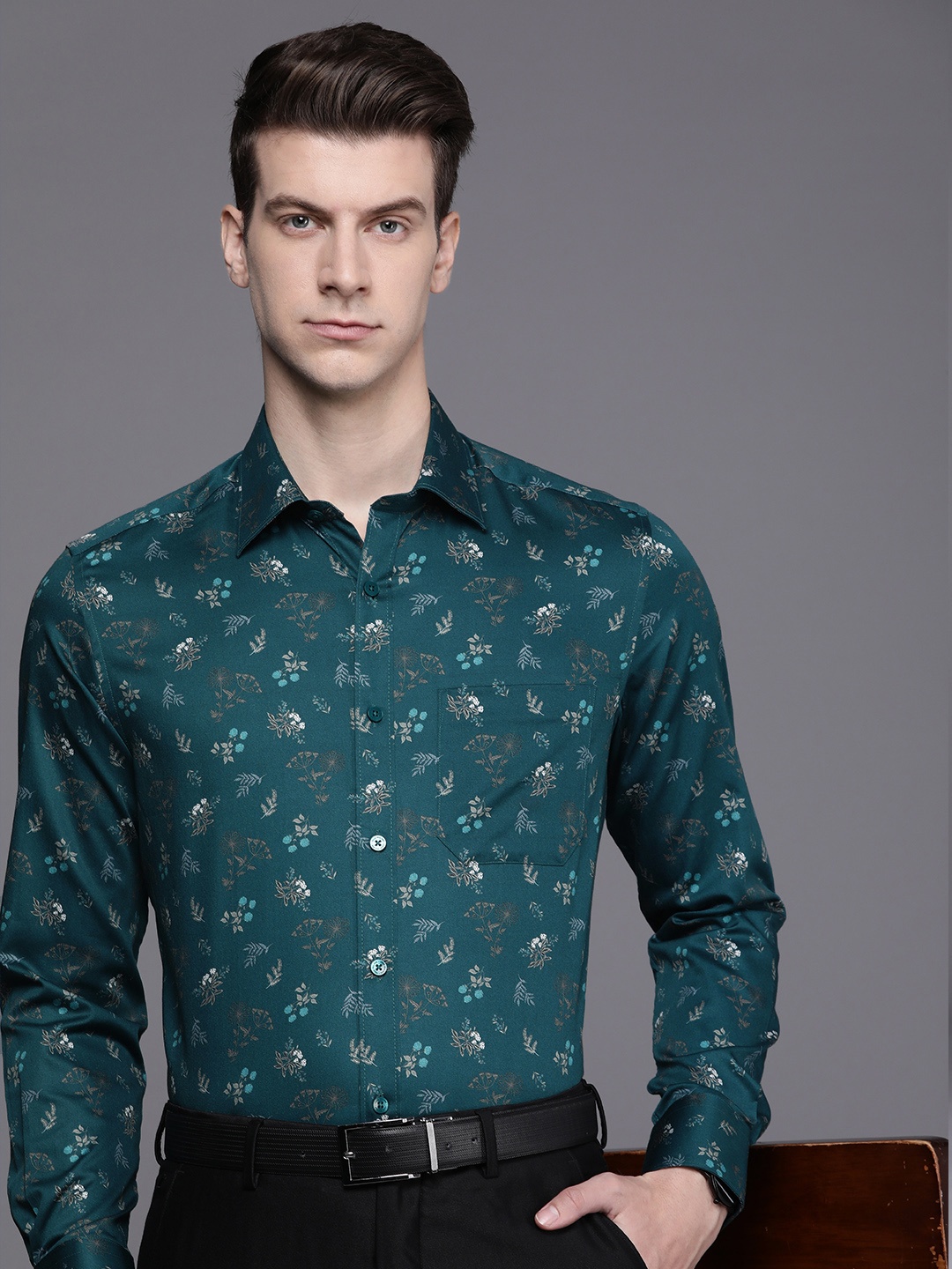 

Louis Philippe Men Pure Cotton Slim Fit Floral Printed Casual Shirt, Teal