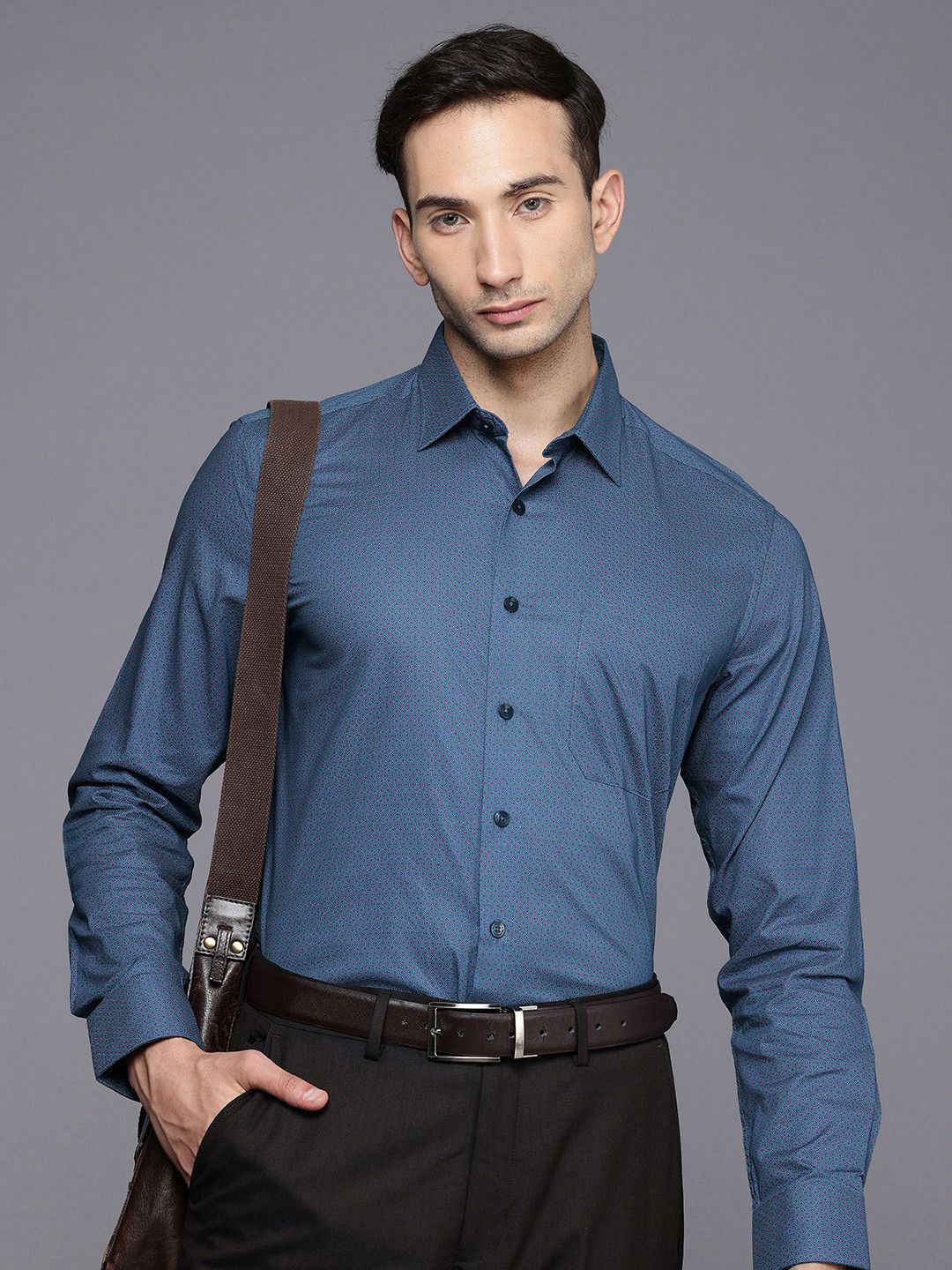 

Louis Philippe Slim Fit Geometric Printed Pure Cotton Formal Shirt, Blue