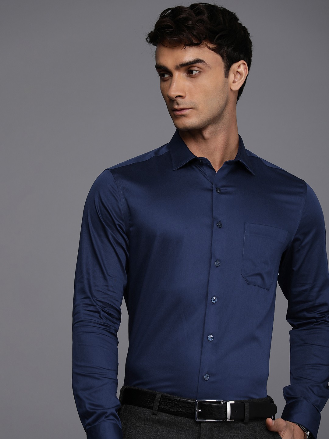 

Louis Philippe Slim Fit Solid Formal Shirt, Navy blue