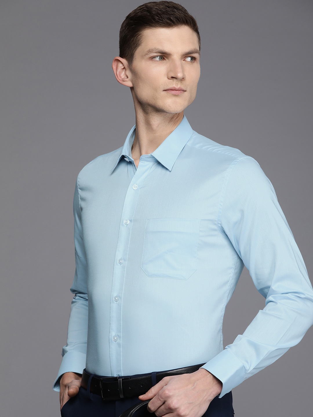 

Louis Philippe Solid Slim Fit Formal Shirt, Blue