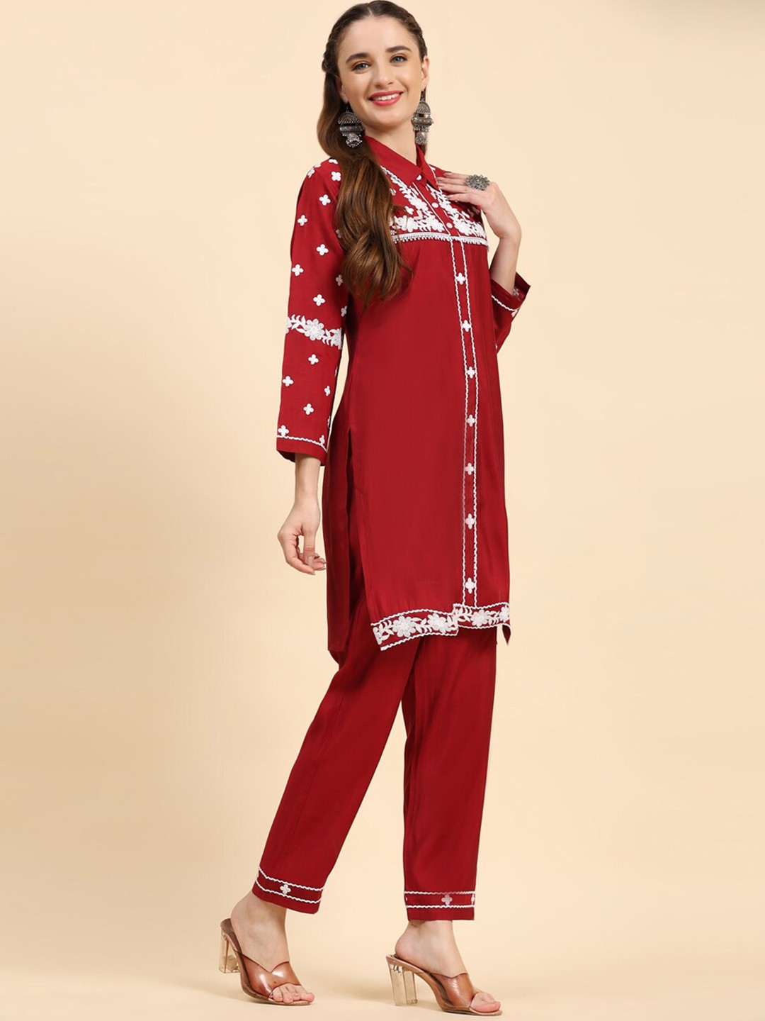 

Growish Floral Embroidered Shirt Collar Kurta & Trouser, Red