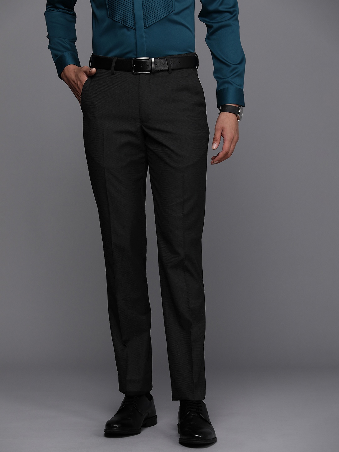 

Louis Philippe Men Slim Fit Trousers, Black