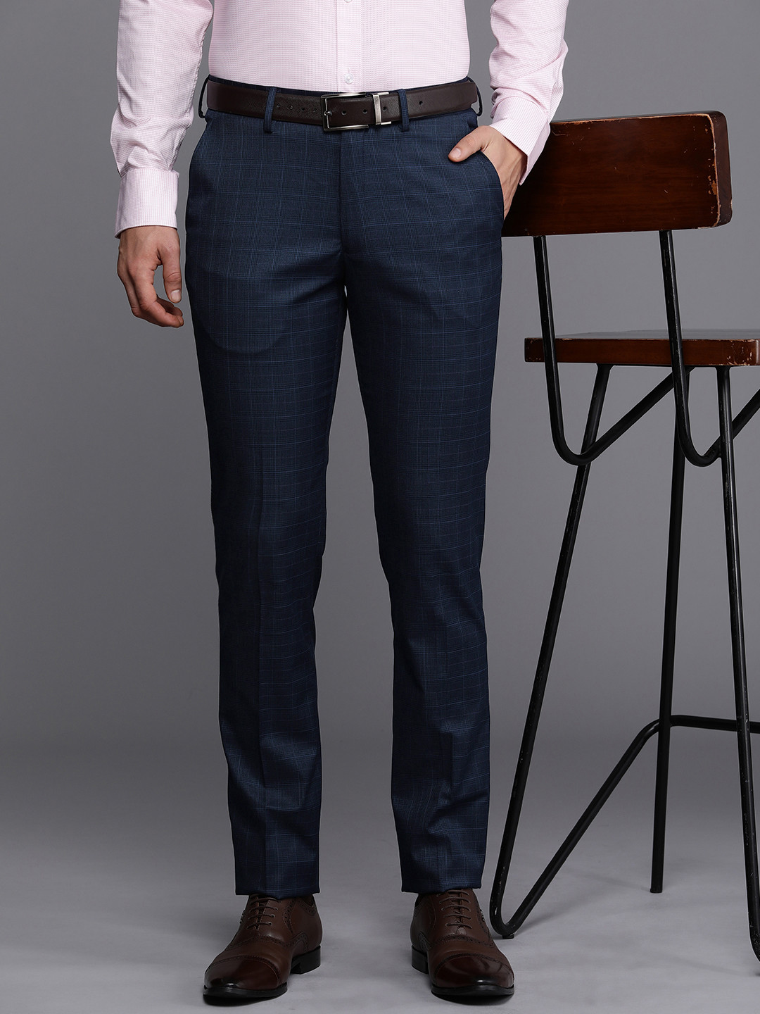 

Louis Philippe Men Checked Slim Fit Trousers, Navy blue