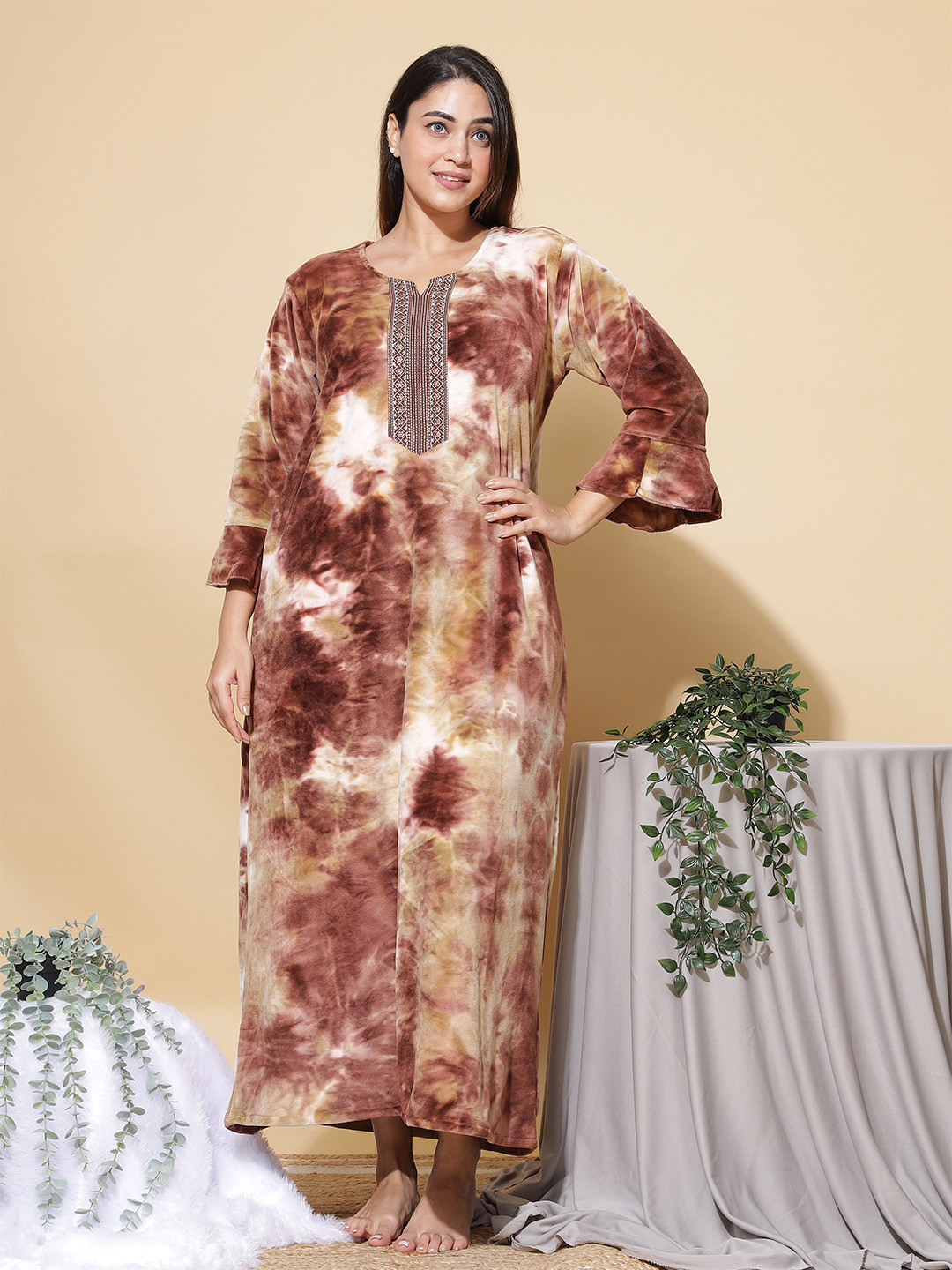 

9shines Label Printed Velvet Maxi Nightdress, Brown