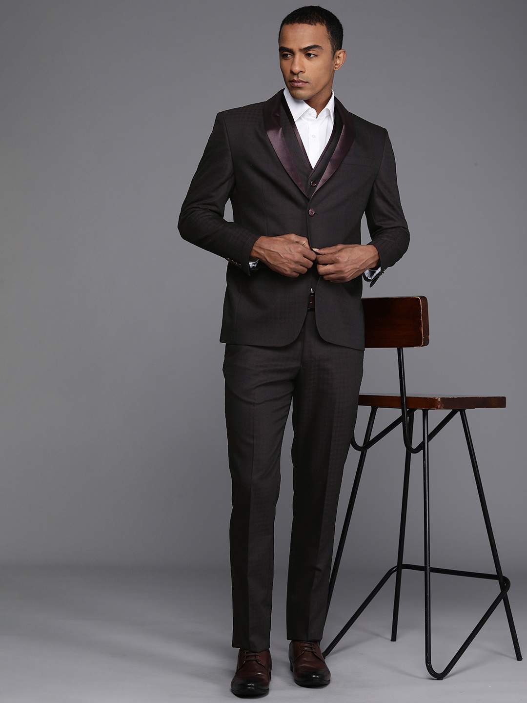 

Louis Philippe Men Checked Slim-Fit Single-Breasted Three-Piece Formal Suit, Maroon