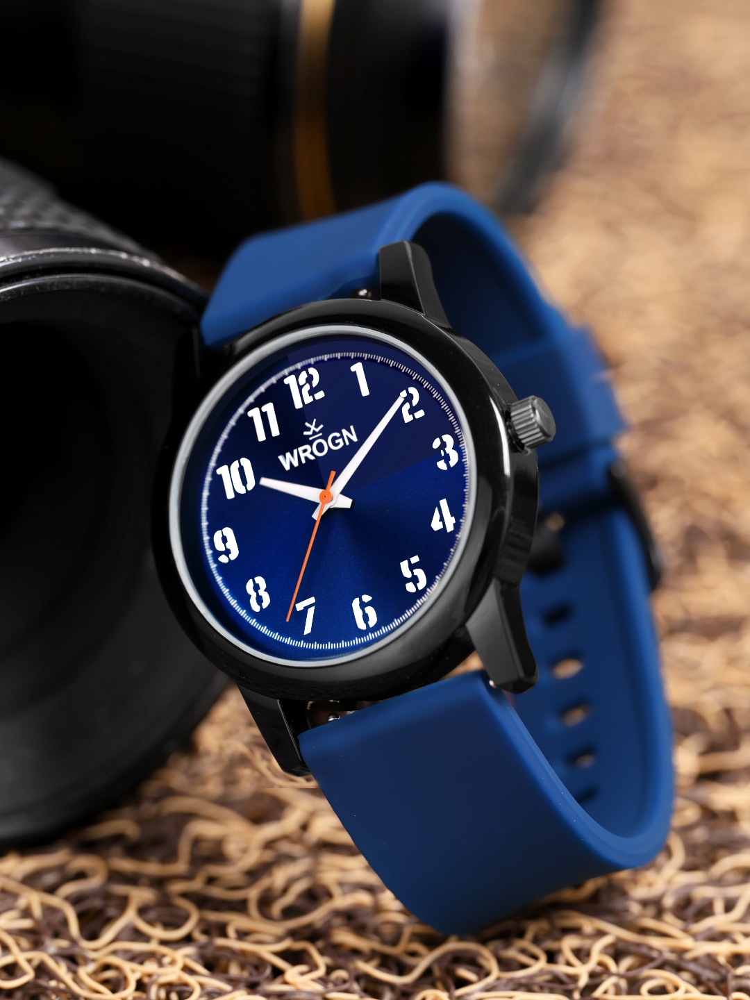 

WROGN Men Round Shape Water Resistant Analogue Watch HOBWRG0427, Blue