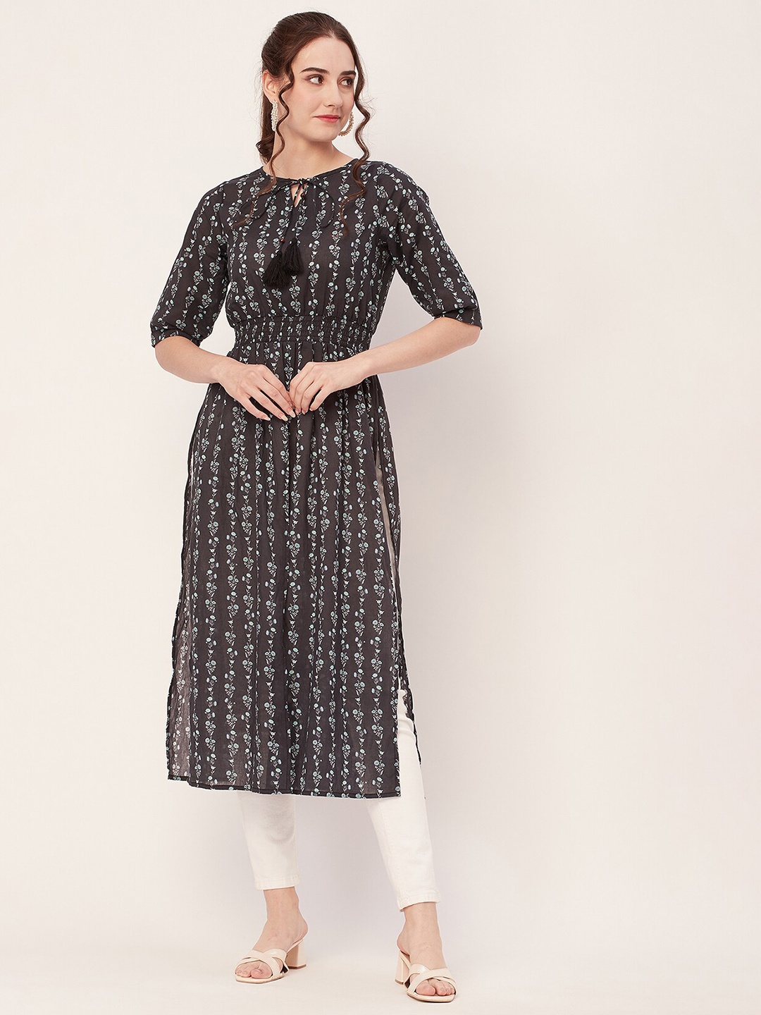 

Moomaya Floral Printed Tie Up Neck Puff Sleeves Pure Cotton Kurta, Black