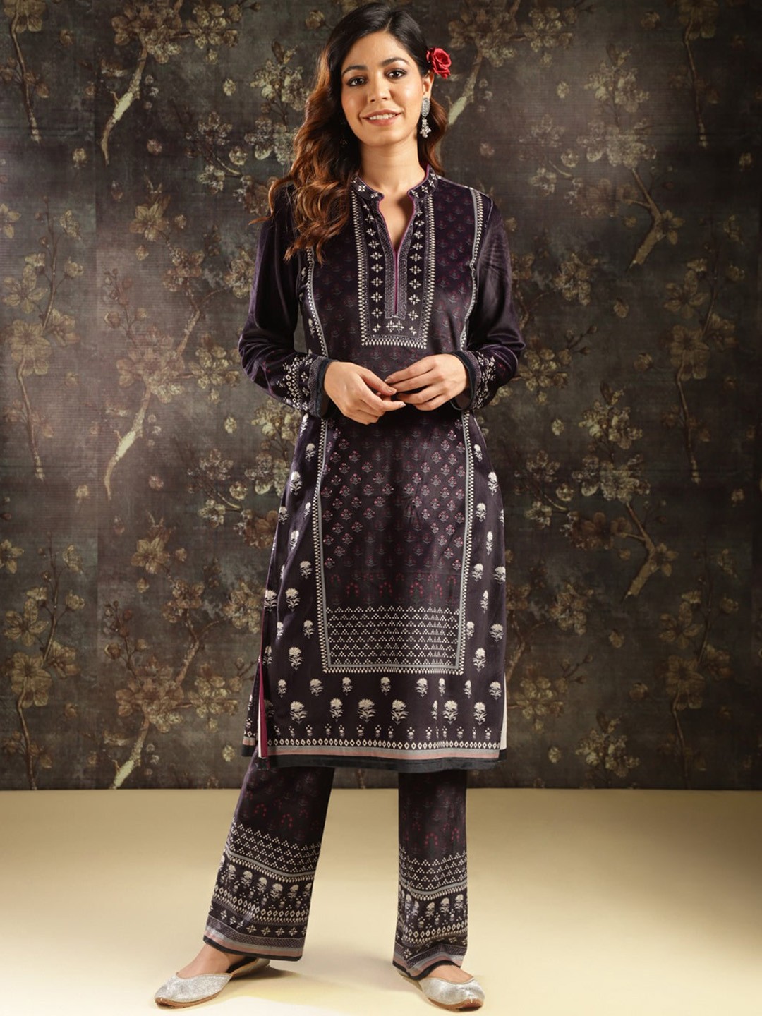 

Lakshita Ethnic Motifs Printed Regular Velvet Kurta with Trousers & Dupatta, Purple